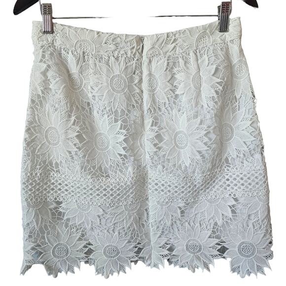 Topshop White Floral Lace Mini Skirt Size 8 | Romantic Crochet Detail - Picture 4 of 7